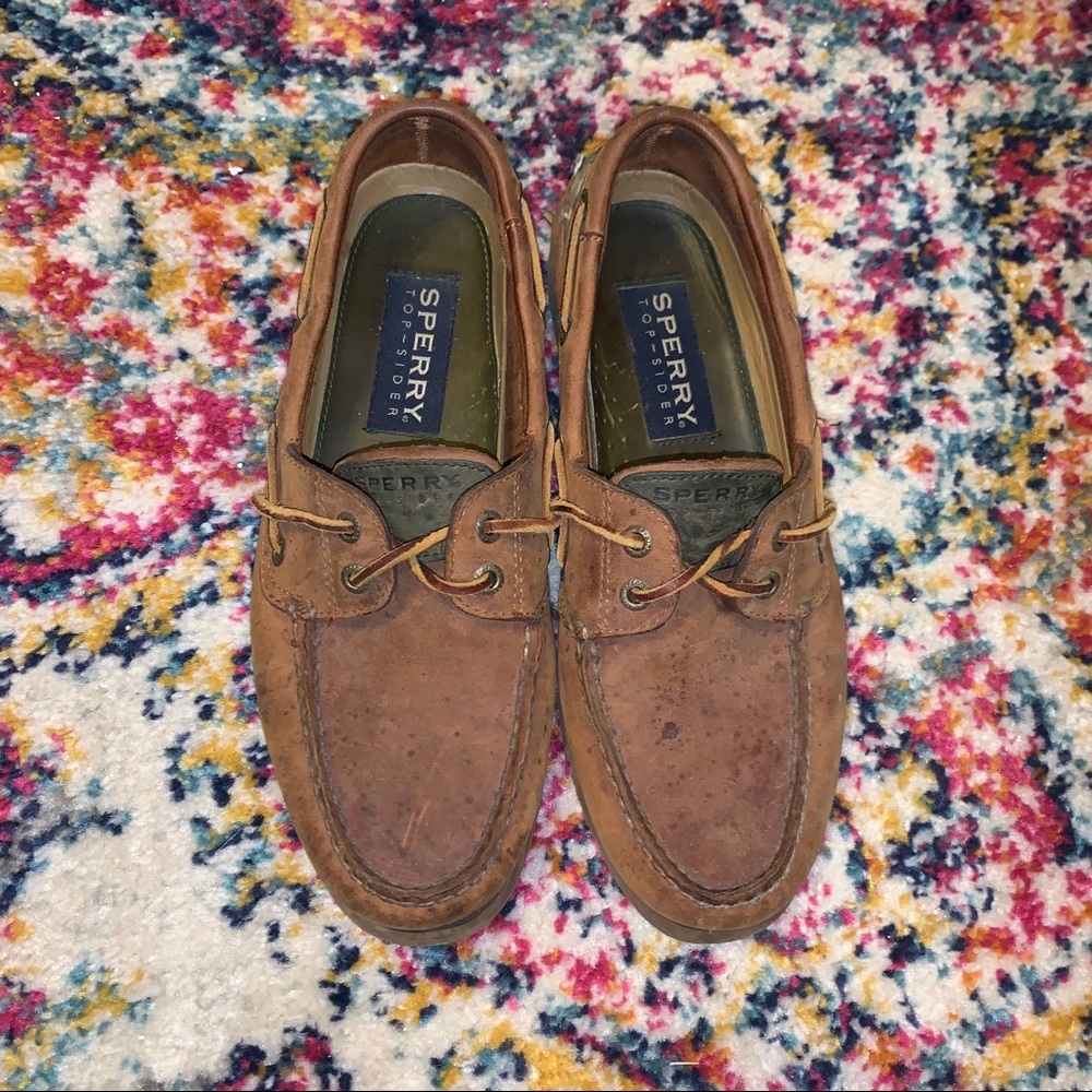 Men’s top-sides Sperrys